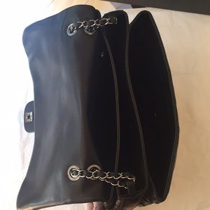 NEW AUTHENTIC CHANEL Maxi Lambskin Quilted Flap